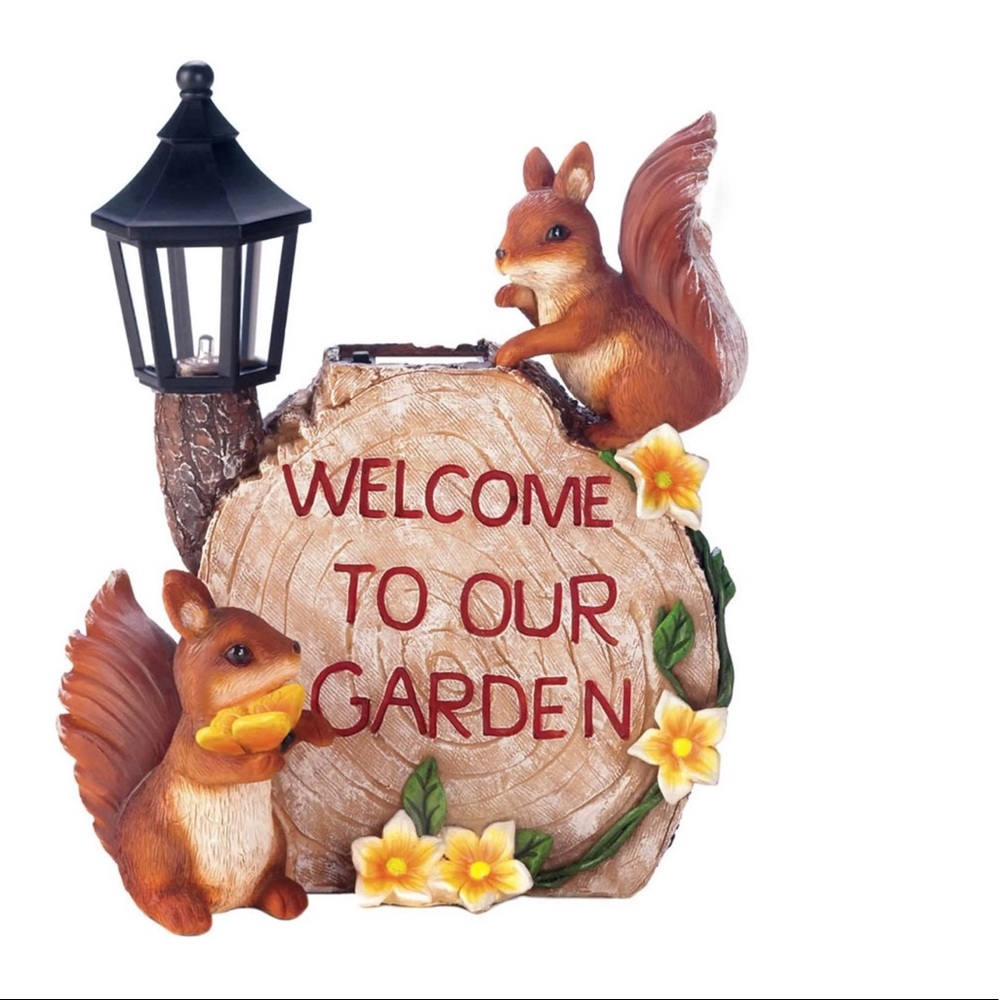 Solar Welcome Home Squirrel Solar Garden Lantern